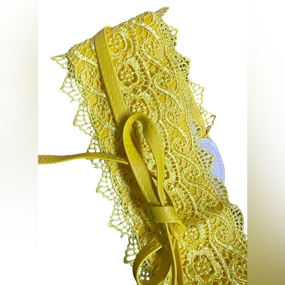 Faux Leather & Lace Waist Cinch - Picture 4 of 6